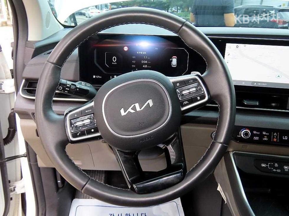 Kia Carnival — miniaturë 8