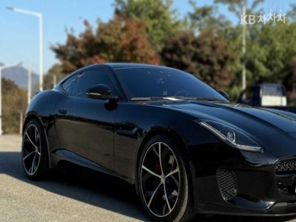 Jaguar F-Type — miniaturë 4