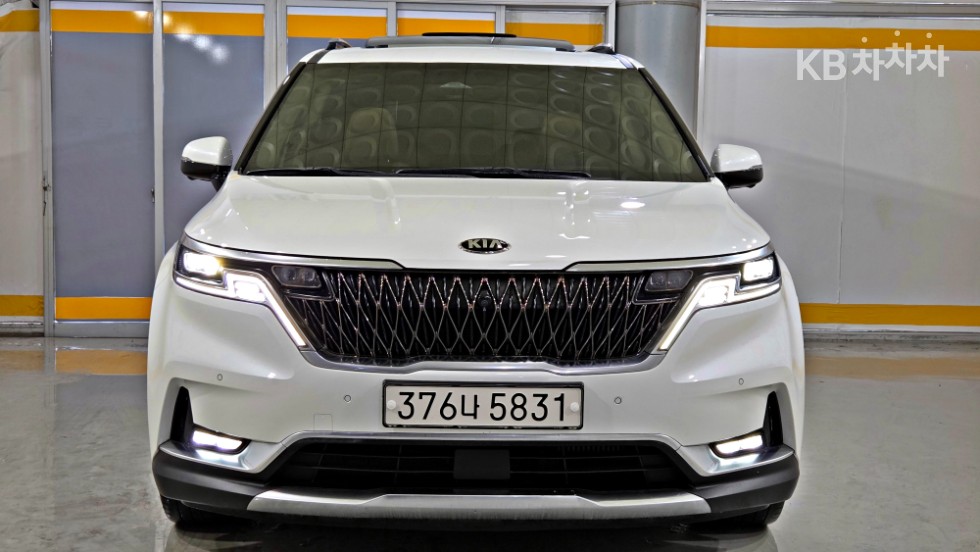 Kia Carnival — miniaturë 2