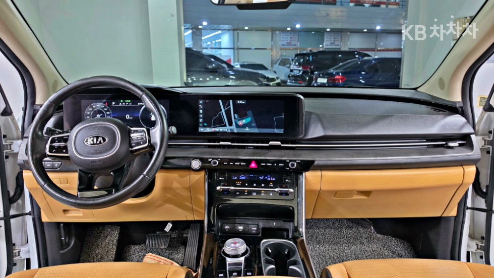 Kia Carnival — miniaturë 7