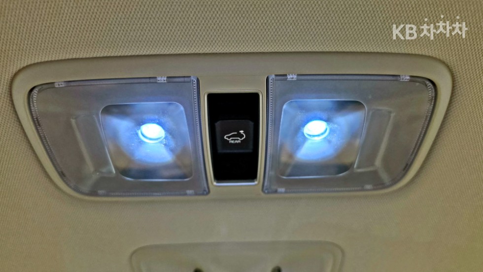 Kia Carnival — miniaturë 18