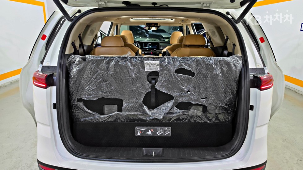 Kia Carnival — miniaturë 29