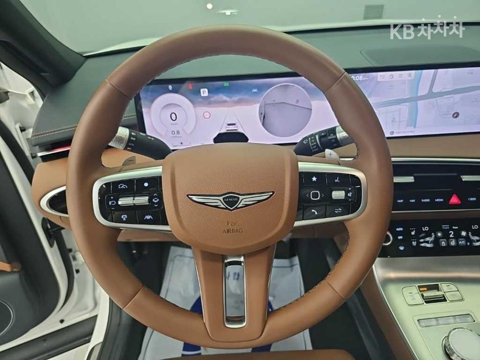 2024 Genesis GV70 photo