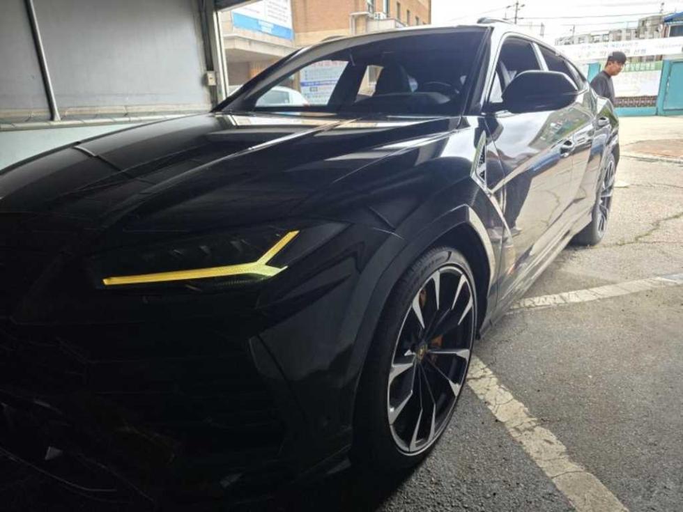 Lamborghini Urus — miniaturë 3