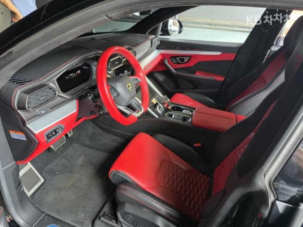 Lamborghini Urus — miniaturë 5