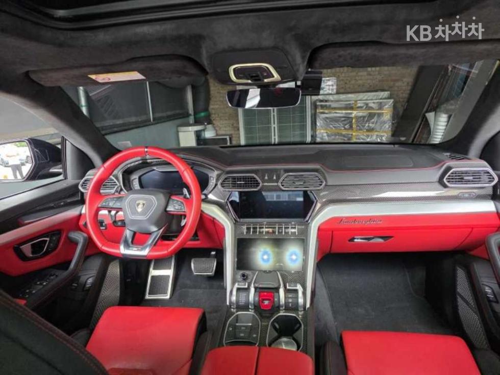 Lamborghini Urus — miniaturë 9
