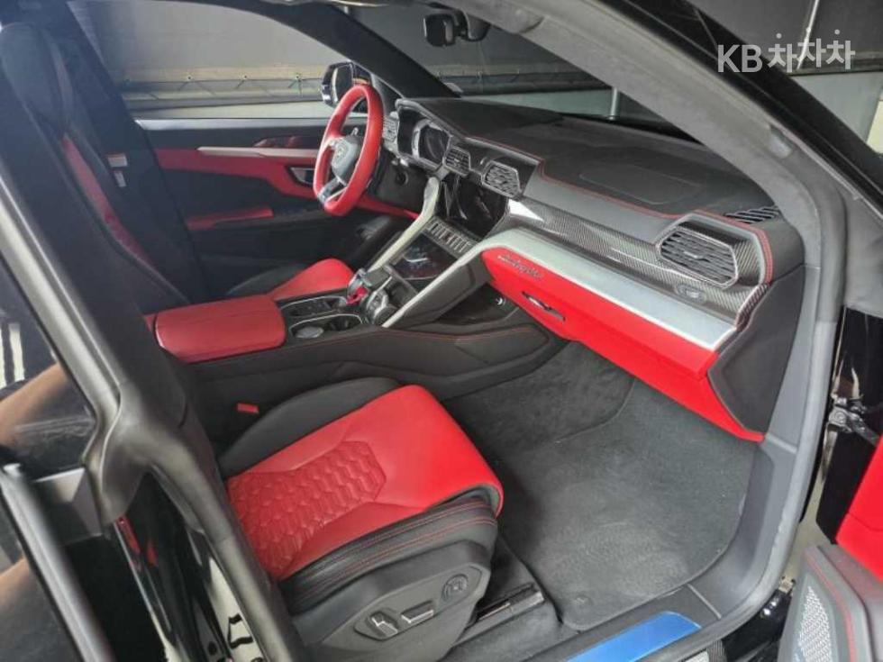 Lamborghini Urus — miniaturë 10