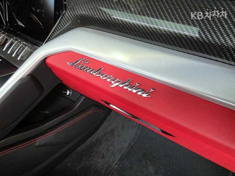 Lamborghini Urus — miniaturë 11