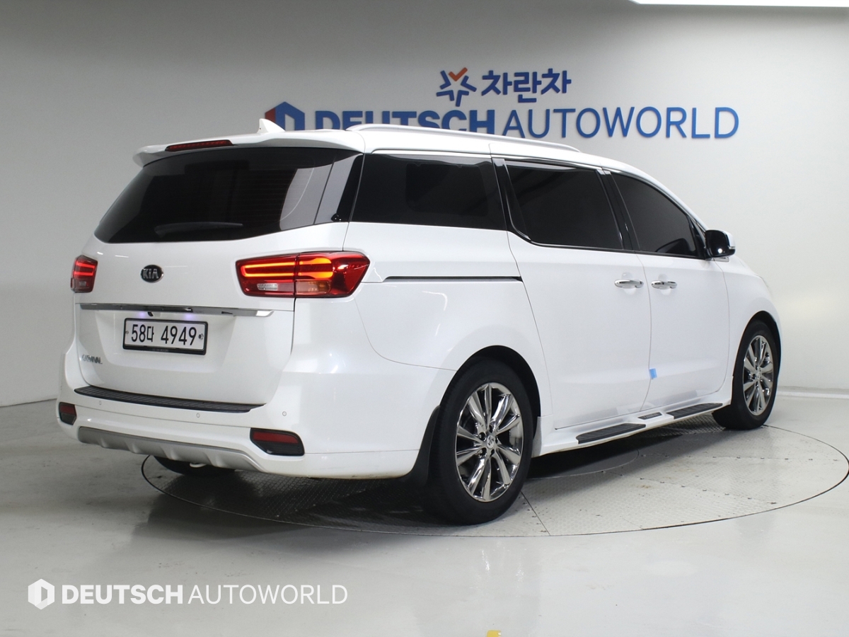 Kia Carnival — miniaturë 2