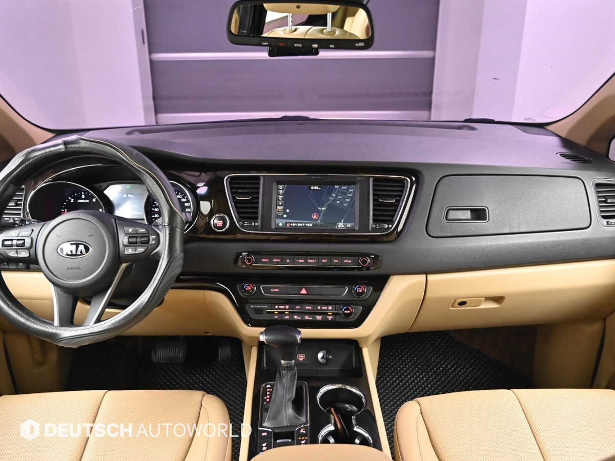 Kia Carnival — miniaturë 7