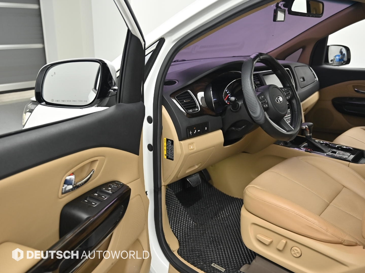 Kia Carnival — miniaturë 11