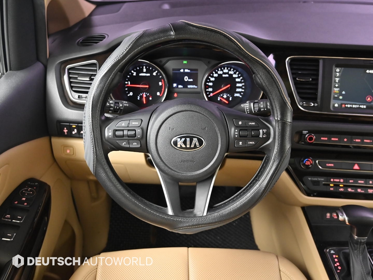 Kia Carnival — miniaturë 13