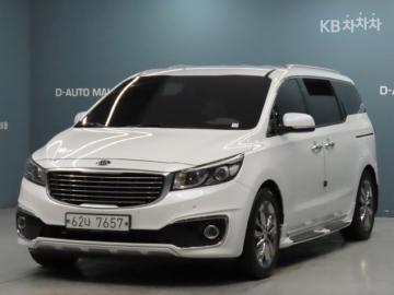 Kia Carnival 9-Seater Diesel — foto 1
