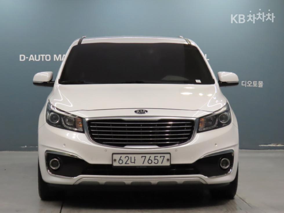 Kia Carnival — miniaturë 2