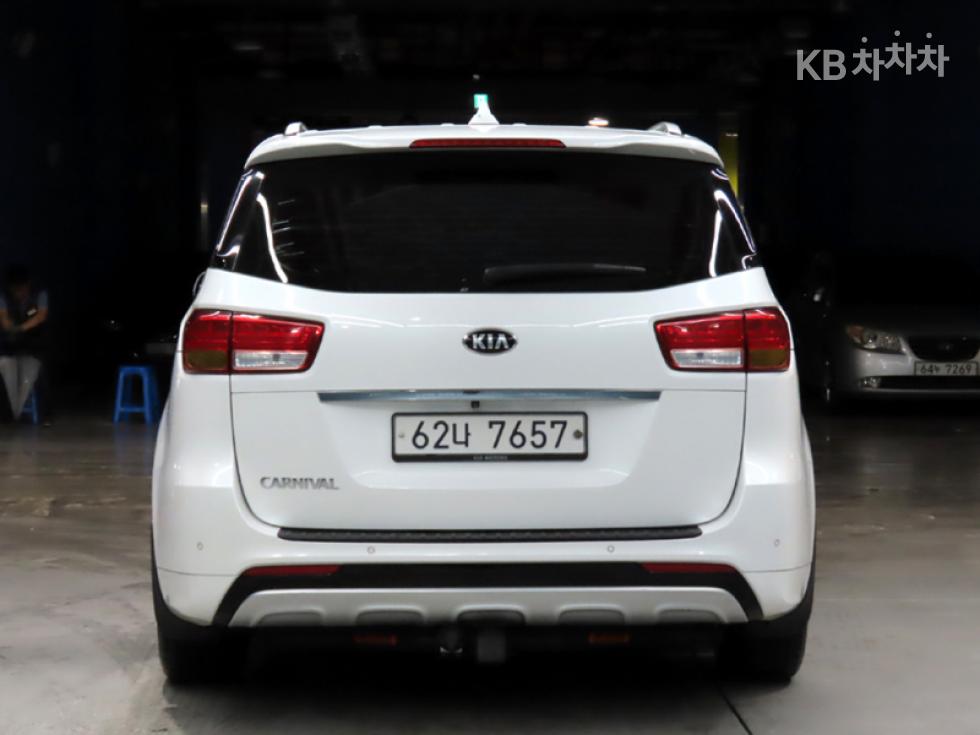Kia Carnival — miniaturë 3