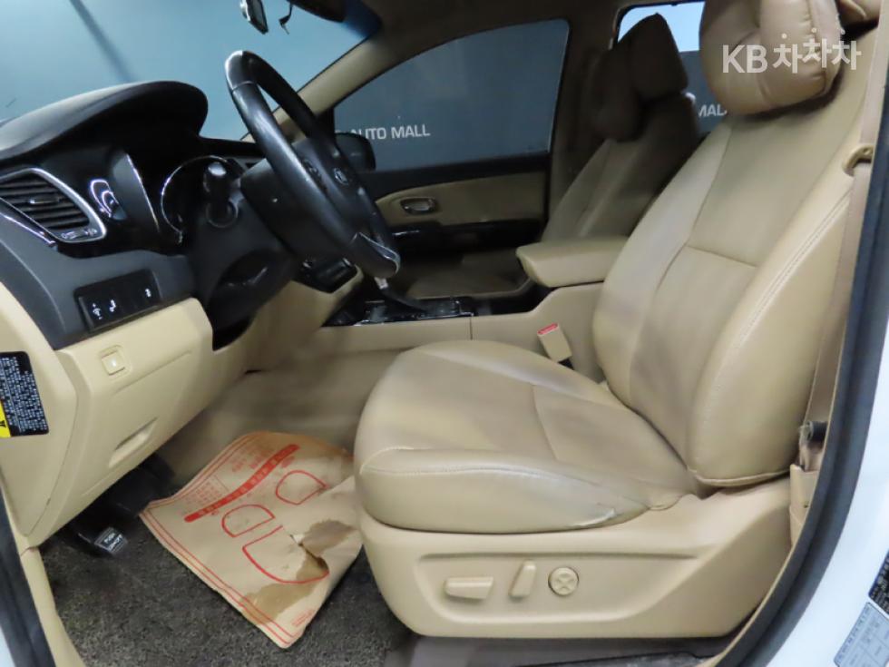Kia Carnival — miniaturë 6