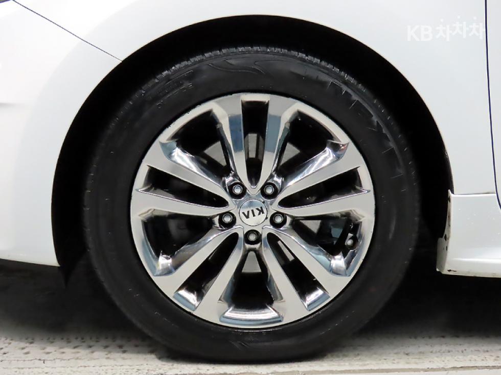 Kia Carnival — miniaturë 20