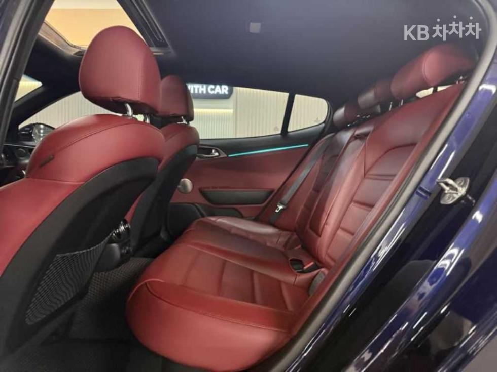 Kia Stinger — miniaturë 10