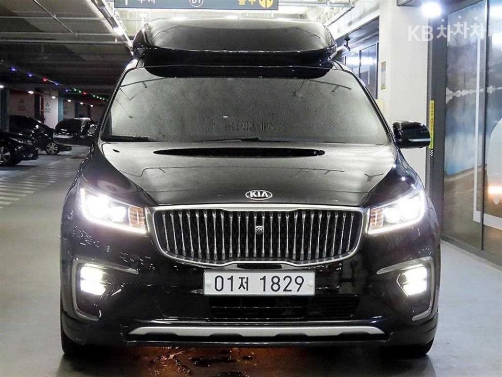 Kia Carnival — miniaturë 2