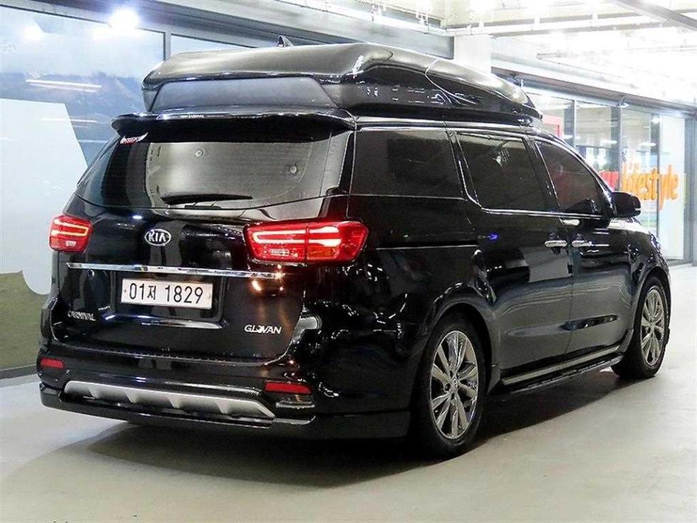 Kia Carnival — miniaturë 4