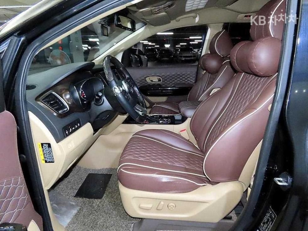 Kia Carnival — miniaturë 6