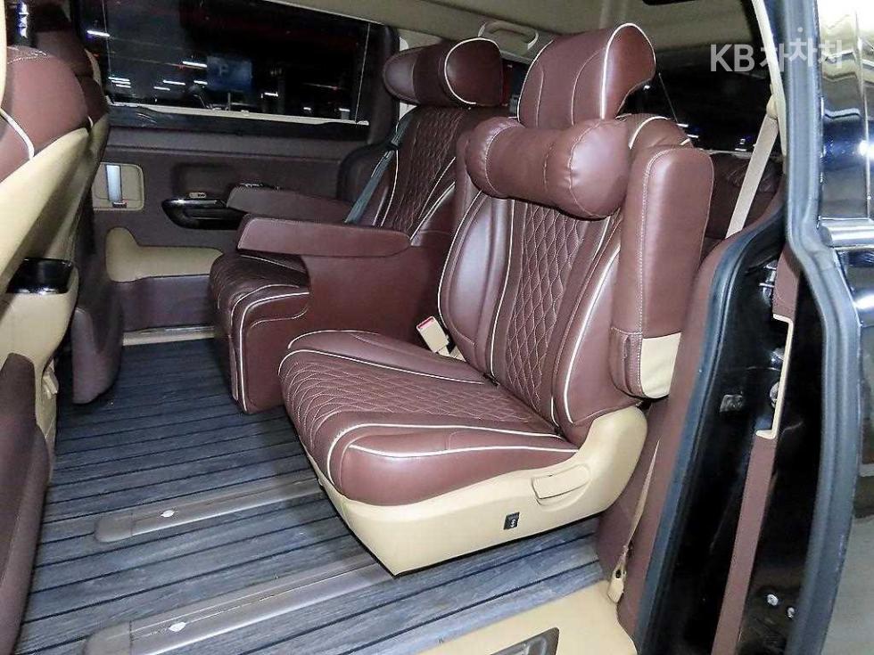 Kia Carnival — miniaturë 7