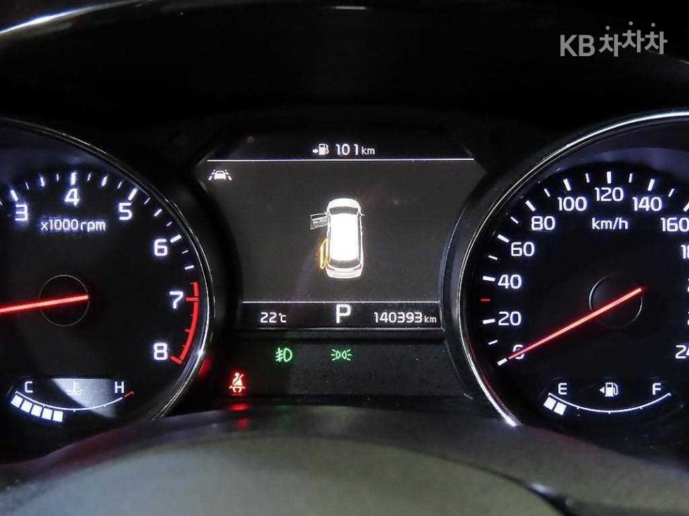 Kia Carnival — miniaturë 9