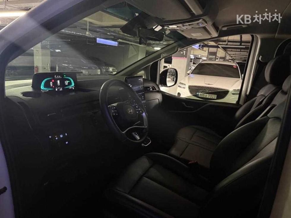 Hyundai Staria — miniaturë 10