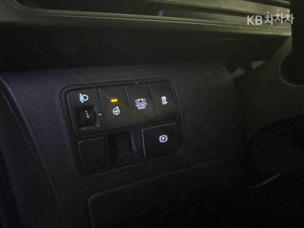 Hyundai Staria — miniaturë 14