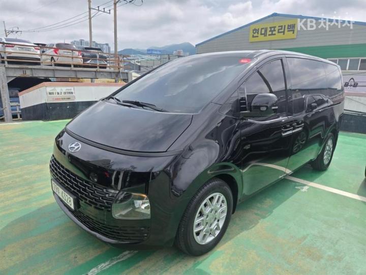 Hyundai Staria 2.2 투어러 11 — foto 1