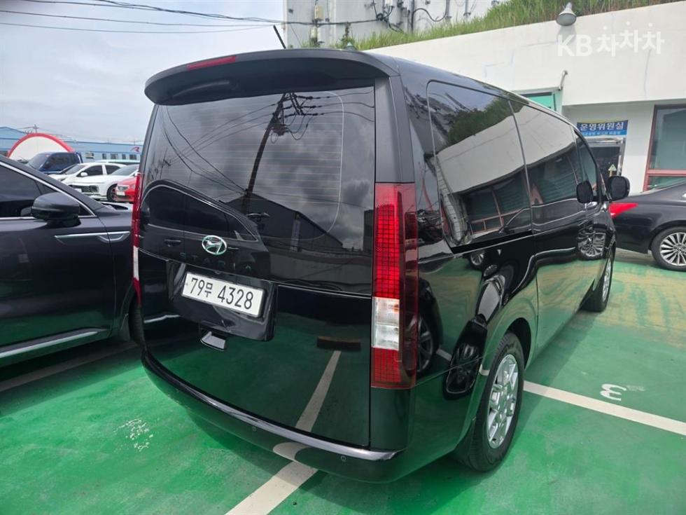 Hyundai Staria — miniaturë 4
