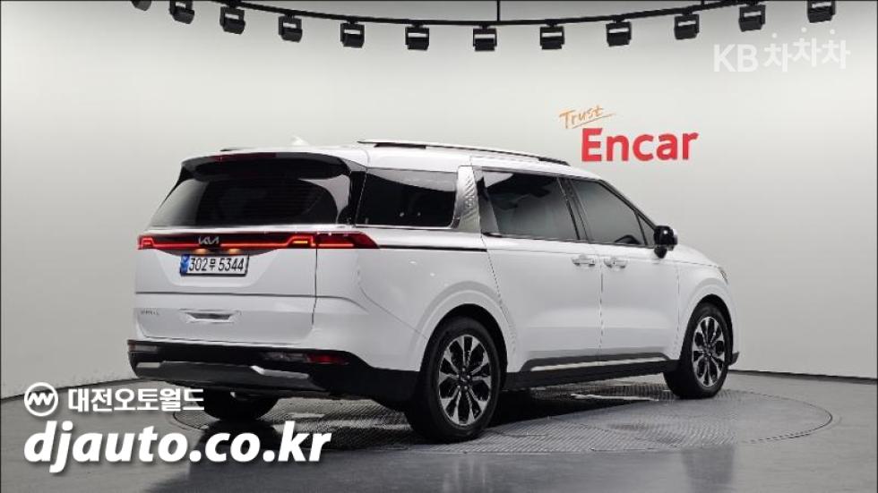 Kia Carnival — miniaturë 2