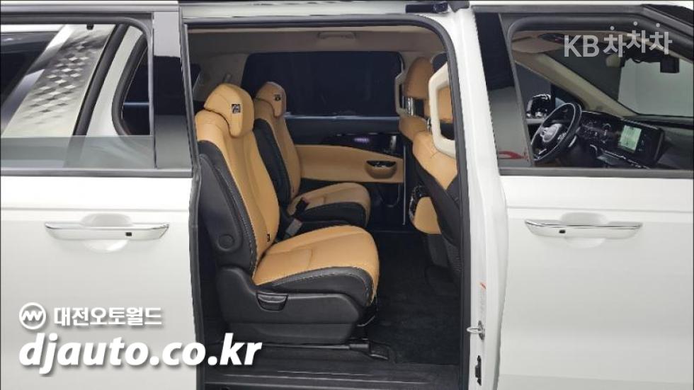 Kia Carnival — miniaturë 12
