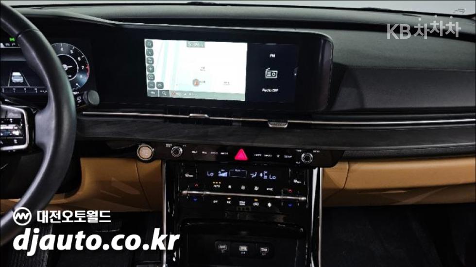 Kia Carnival — miniaturë 15