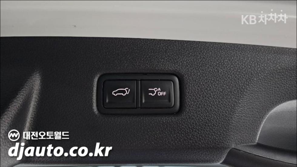 Kia Carnival — miniaturë 18