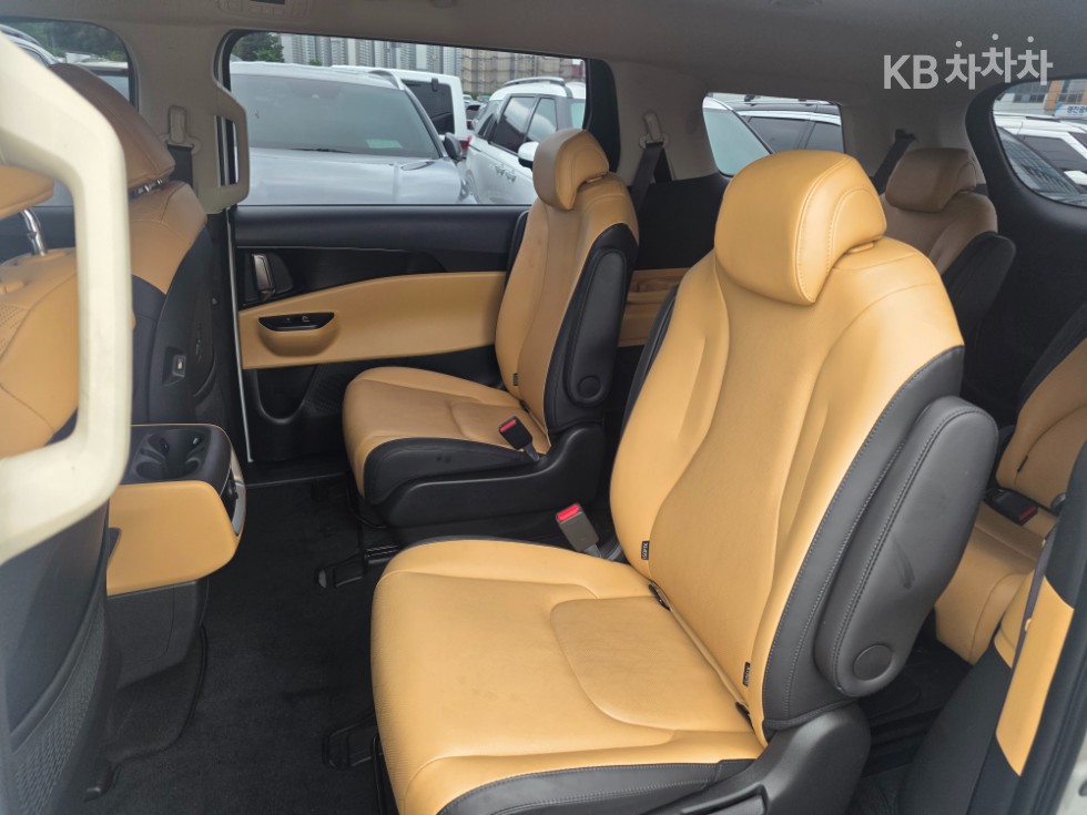 Kia Carnival — miniaturë 19