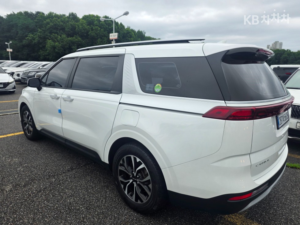 Kia Carnival — miniaturë 5