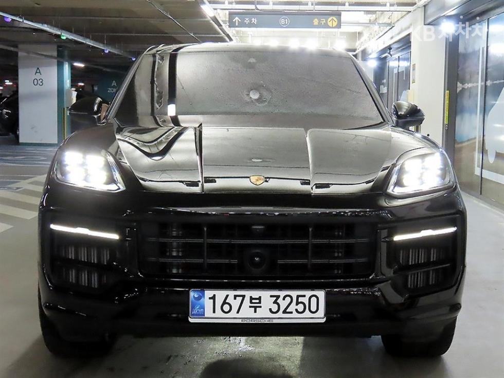 2024 Porsche (9Y0) photo
