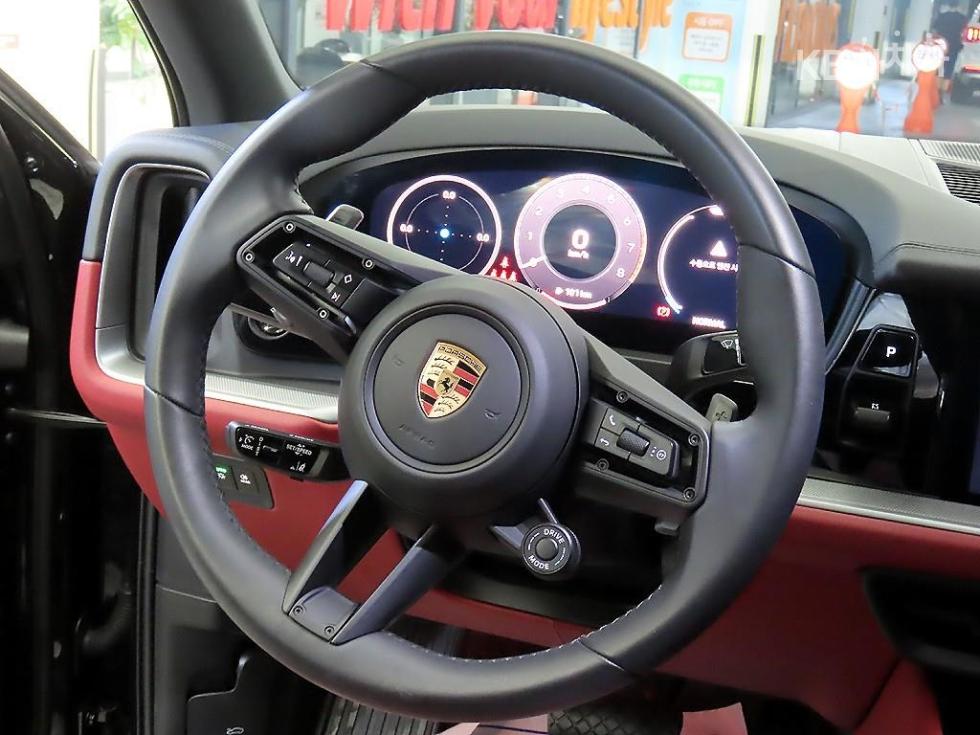2024 Porsche (9Y0) photo