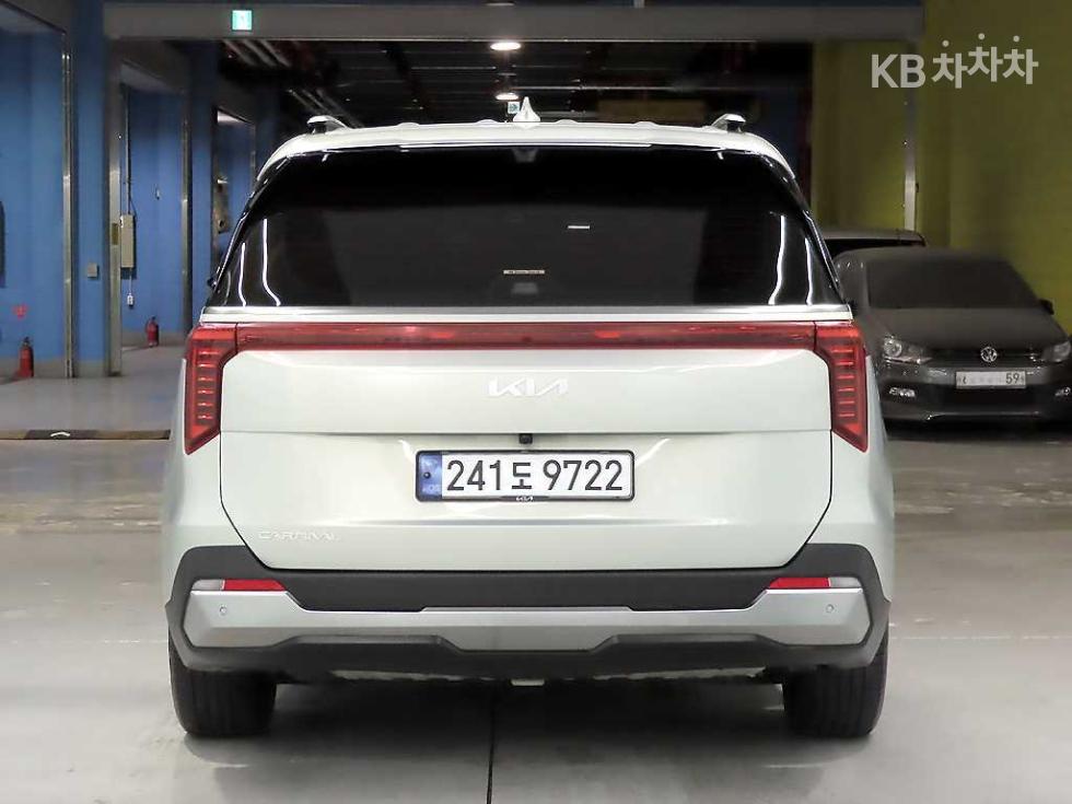 Kia Carnival — miniaturë 3