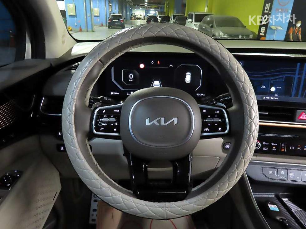 Kia Carnival — miniaturë 8