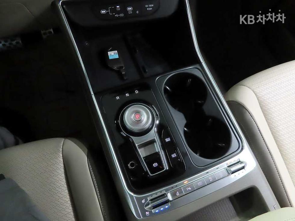 Kia Carnival — miniaturë 11