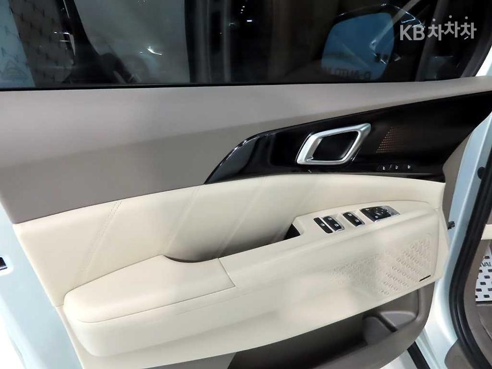 Kia Carnival — miniaturë 12