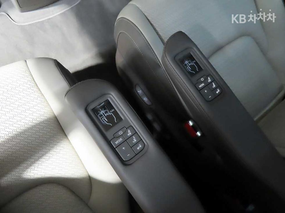 Kia Carnival — miniaturë 15