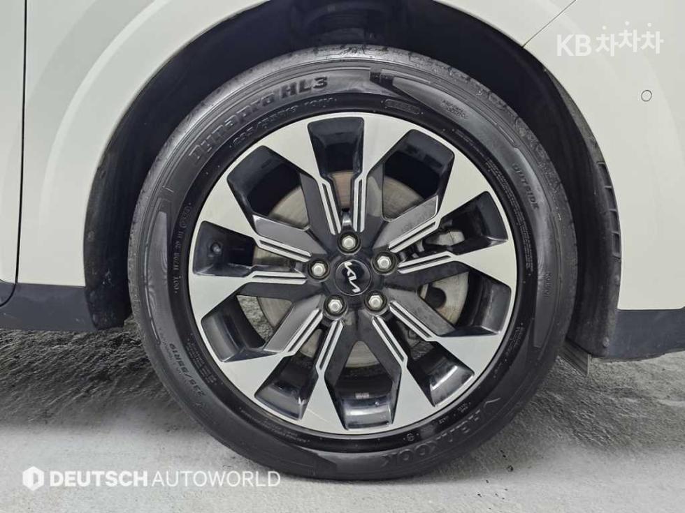 Kia Carnival — miniaturë 5