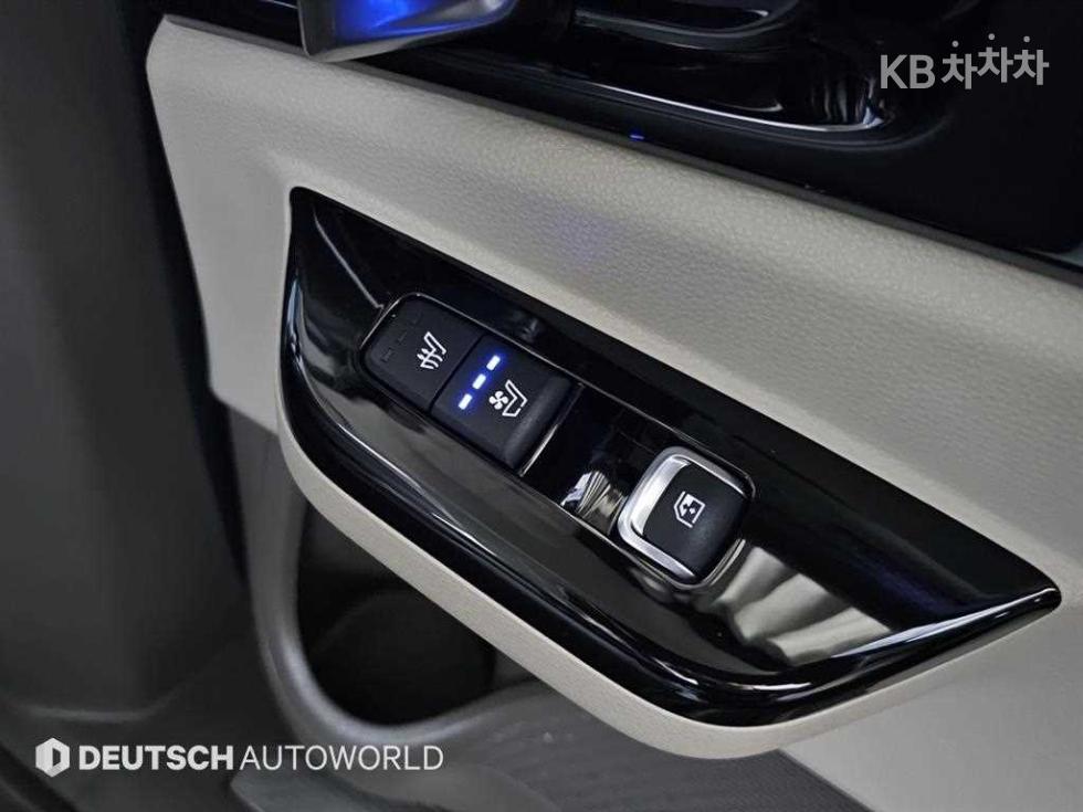 Kia Carnival — miniaturë 16