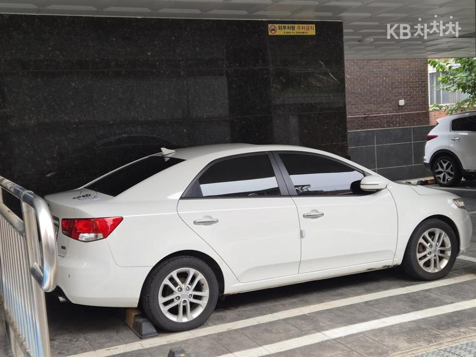 Kia Forte — miniaturë 3