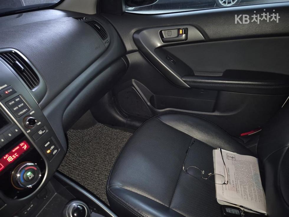 Kia Forte — miniaturë 16