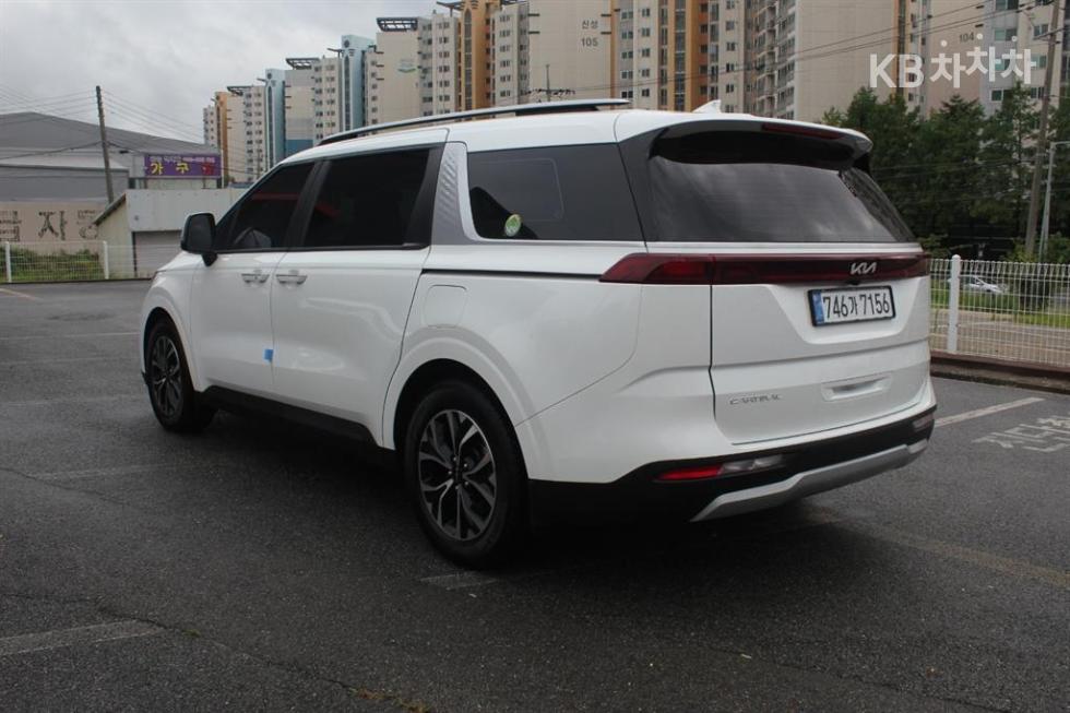 Kia Carnival — miniaturë 4