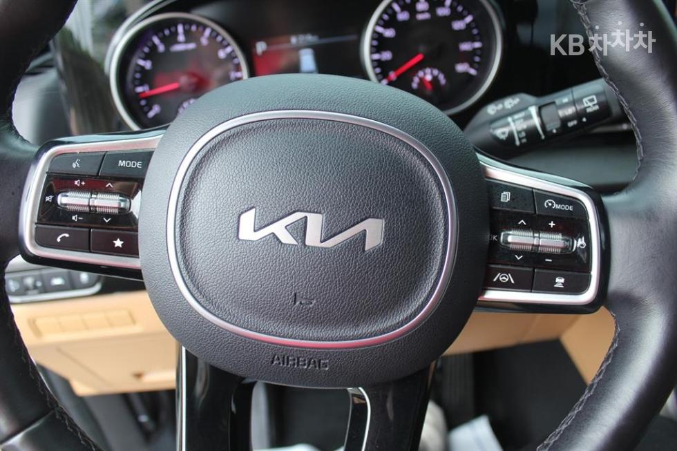 Kia Carnival — miniaturë 17